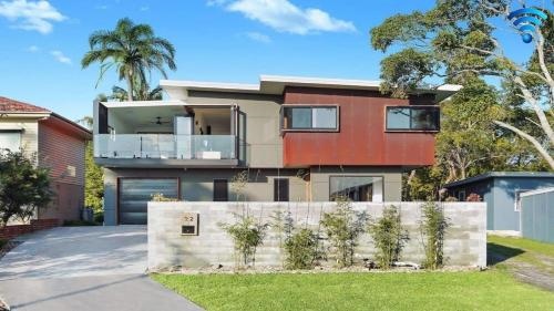 Horizons At Currarong - Architecturally Designed Beach House