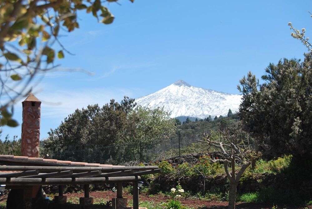 Homelike Volcano Views Eco House