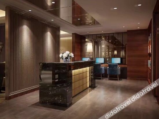 Phoenix Lake International Resort Hotel