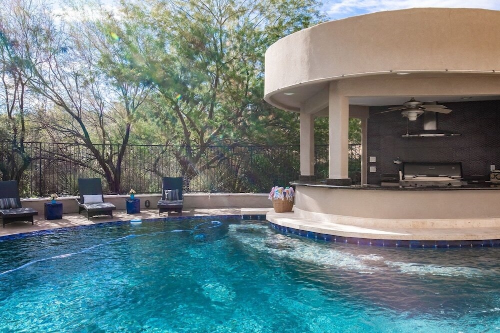 Extravagant Fountain Hills - 6 Br Home