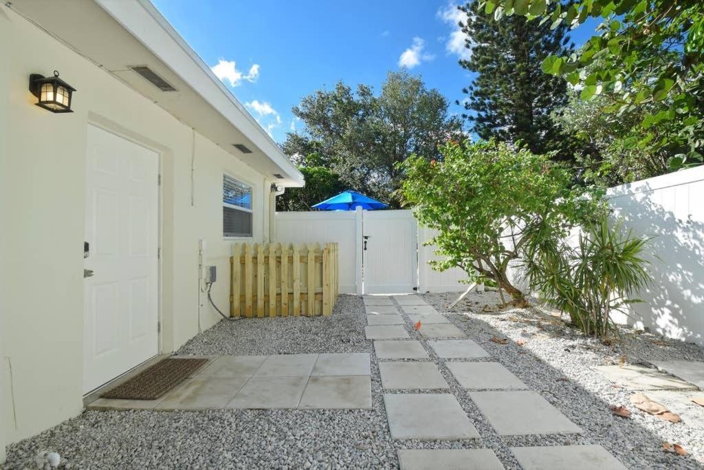 Guest Suite Paradiso By Digsify Self Check In Private Entrance King Bed Free Parking Near Pga Beaches Roger Dean Stadium Fitteam Ballpark