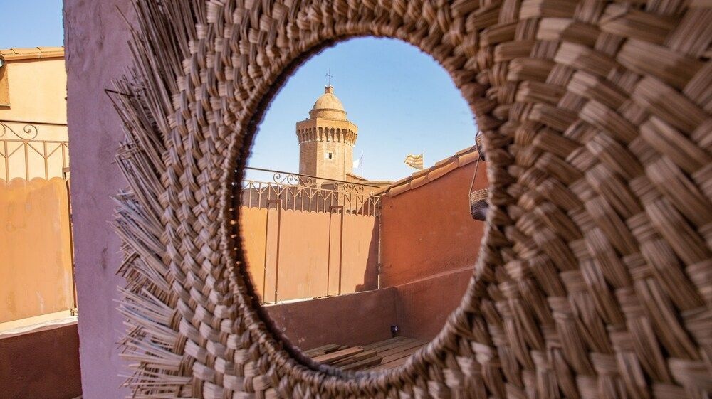 Enn a Jacuzzi & Luxury Suites