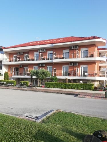 Denis Studios And Apartments