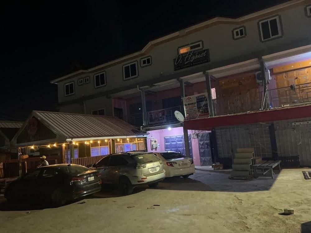 Da Highest Lounge Bar & Restaurant