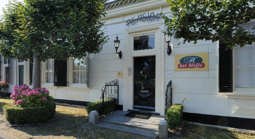 Hof Van Renesse / Pension Het Hofje