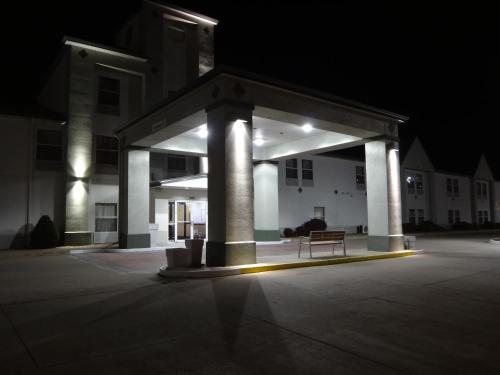 Windsor Inn & Suites