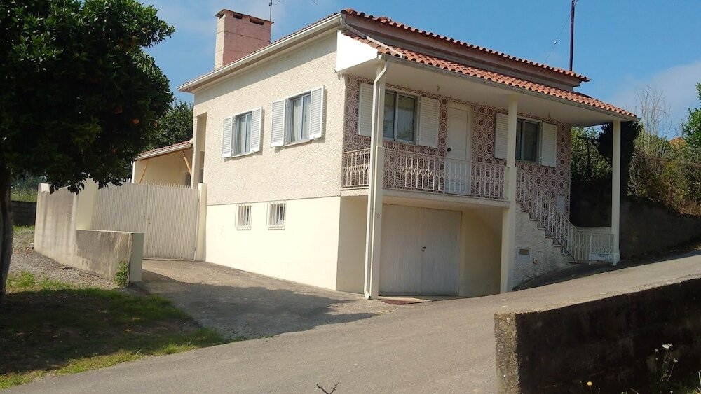 House With 2 Bedrooms In Anadia, With Furnished Terrace - 25 Km From The Beach