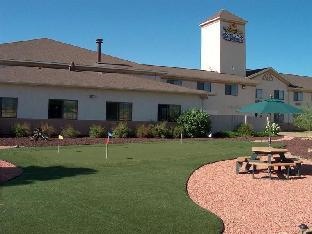 Holiday Inn Express & Suites RATON