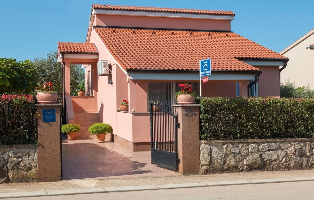 Amazing Home In Peroj With Wifi And 2 Bedrooms