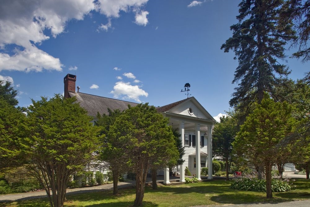 Applegate Inn Bed and Breakfast