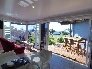 ArtHOUSE Beachfront Accommodation