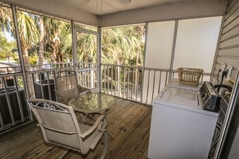 154 Connecticut Villa B