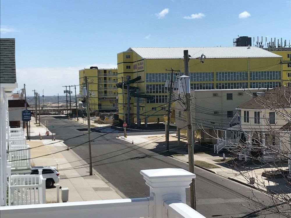 Hemingways By The Sea