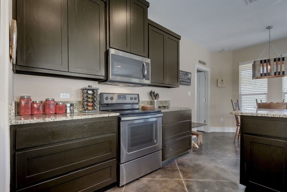 17514 Village Drive Home 4 Bedrooms 2 Bathrooms Home