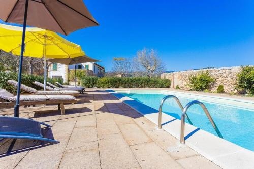 Villa In Consell With Private Pool, Air Conditioning And Wifi
