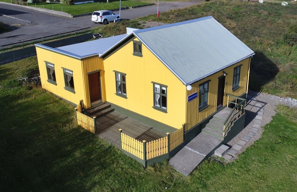 Blomsturvellir Holiday Home