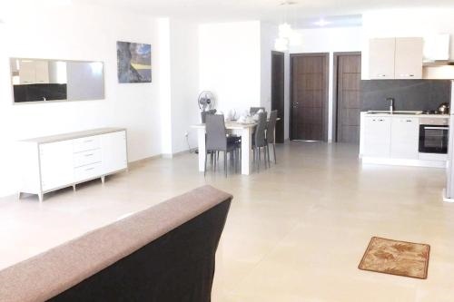 Apartment with 2 Bedrooms in Għajnsielem, with Wonderful Sea View, Furnished Terrace And Wifi