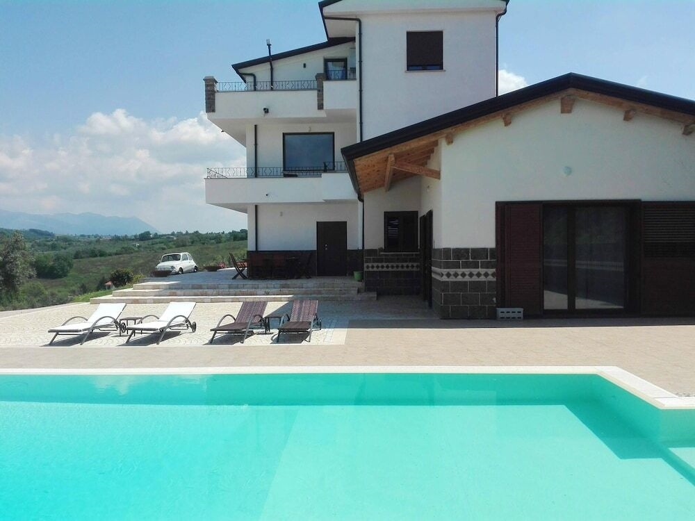 Apartment With 2 Bedrooms In Bosco Di Caiazzo, With Wonderful Mountain View, Shared Pool, Enclosed Garden
