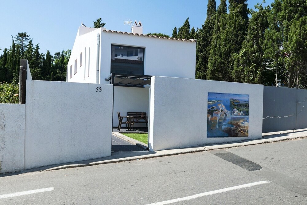 Apartment with 2 Bedrooms in Cadaqués, with Furnished Terrace