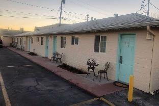 Howard Johnson by Wyndham Ridgecrest, CA