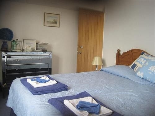 Cames Mead B&B And Meare Green Farm