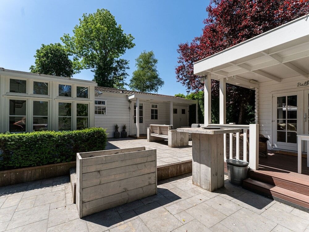 Beautiful Beach Hut In Voorthuizen With Wellness