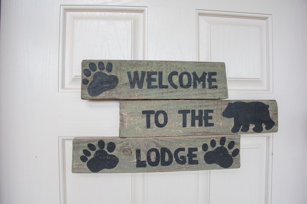 Black Bear Lodge By Redawning