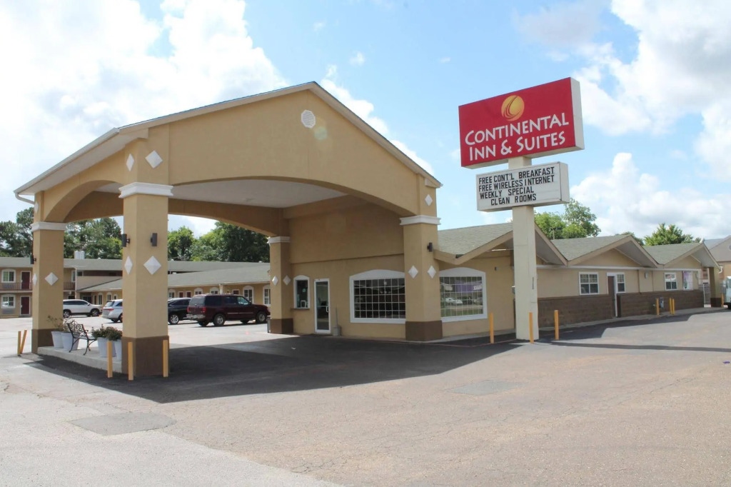 Continental Inn & Suites
