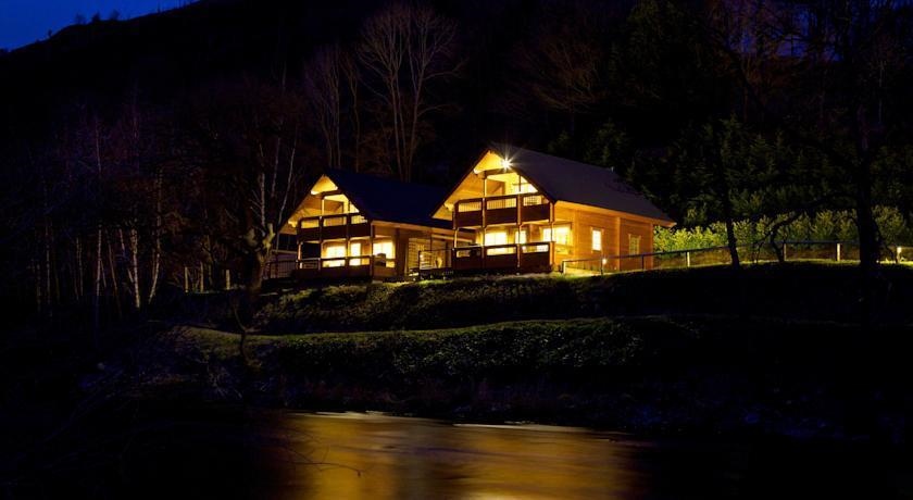 Coed-Y-Glyn Log Cabins