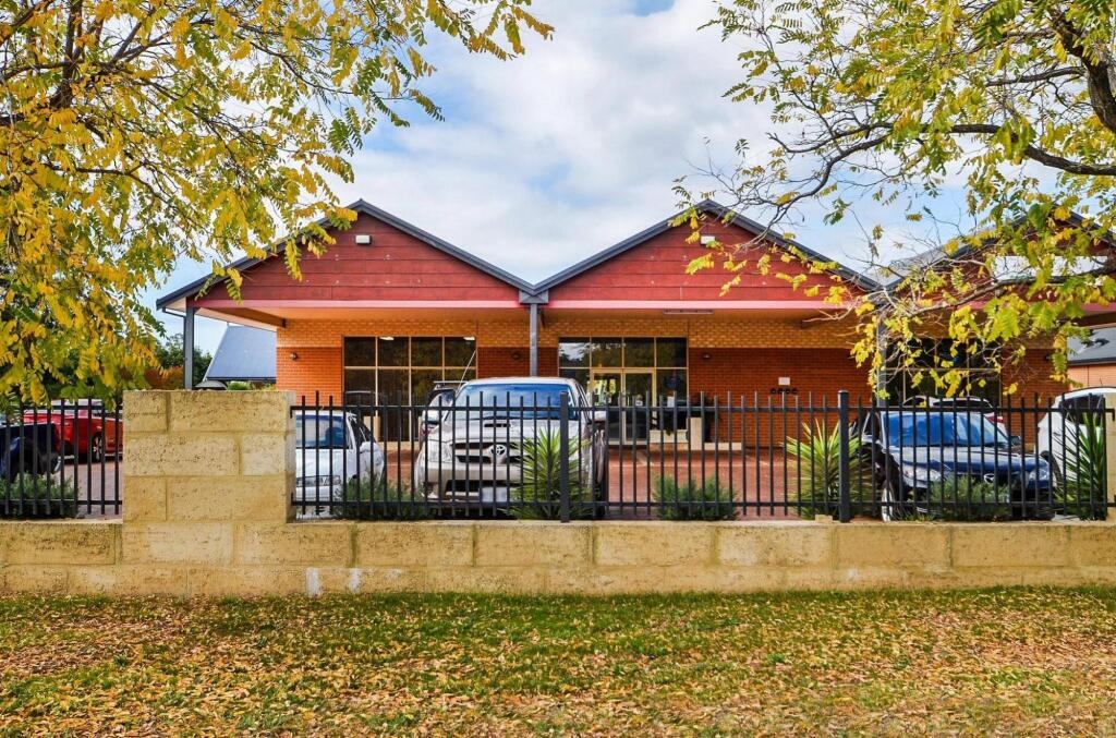 Collie Heights Motel & Apartments