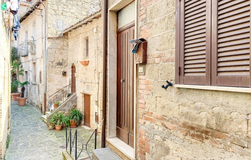 Awesome Apartment In Grotte Di Castro With Wifi And 2 Bedrooms