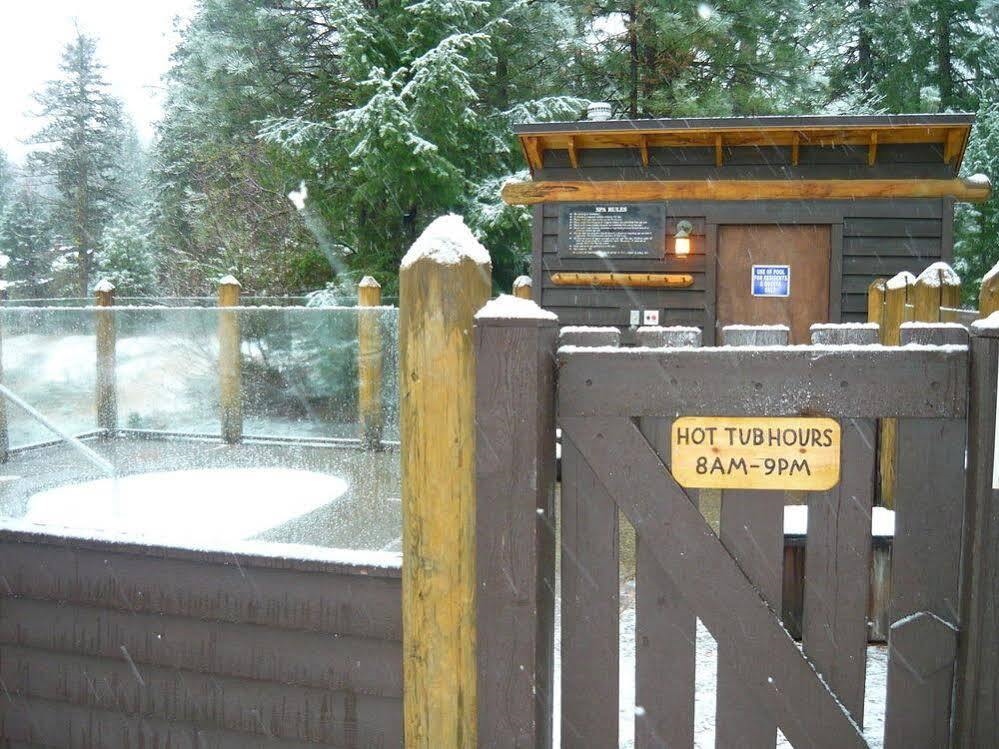 Freestone Inn & Cabins