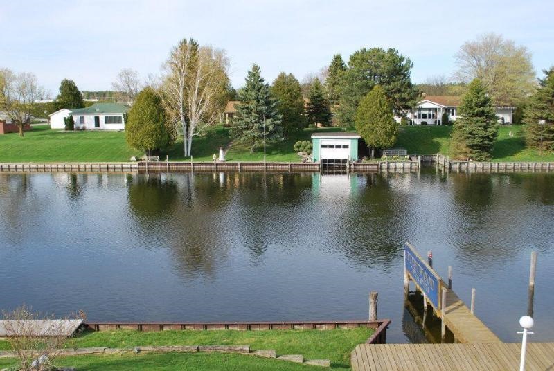 Fleetwood Inn & Suites