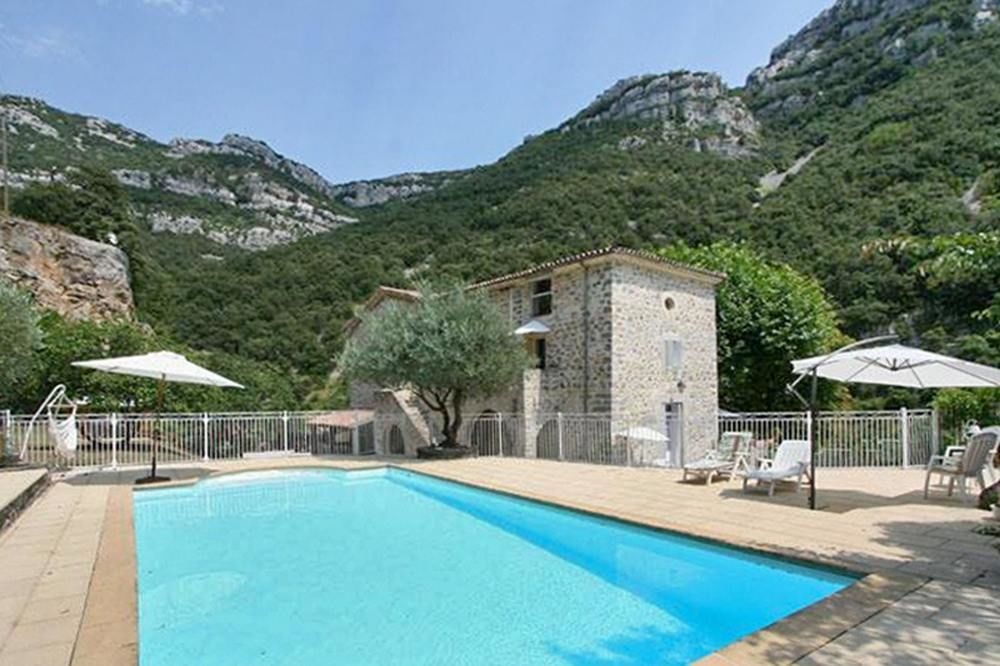 House With 5 Bedrooms in Sumène, With Wonderful Mountain View, Private Pool, Furnished Garden - 35 km From the Slopes