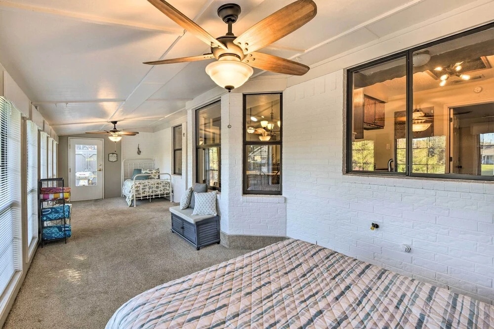 Granbury Home W/ Lake Granbury Access + Dock!