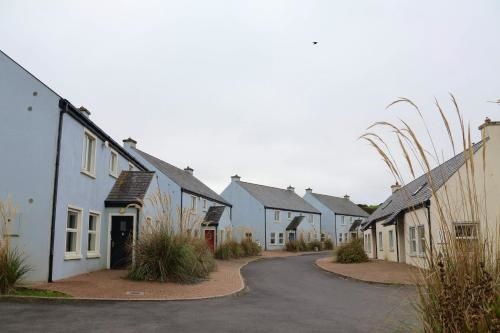 Doolin Holiday Village Lodges Doolin Court