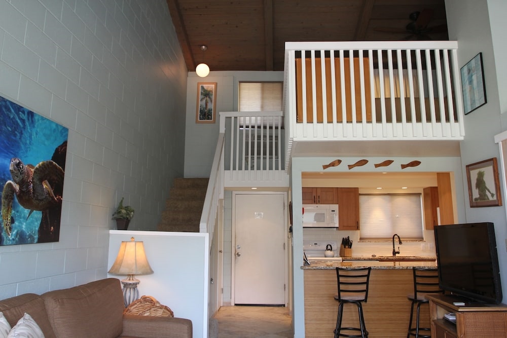 Hono Kai # B3 2 Bedrooms 2 Bathrooms Condo