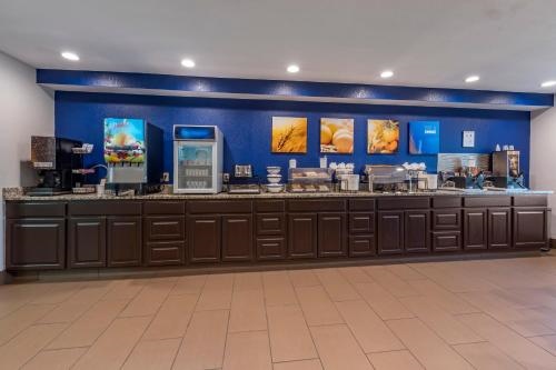 Comfort Inn & Suites Hays I-70