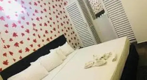 Airport A4 Transit Chalets