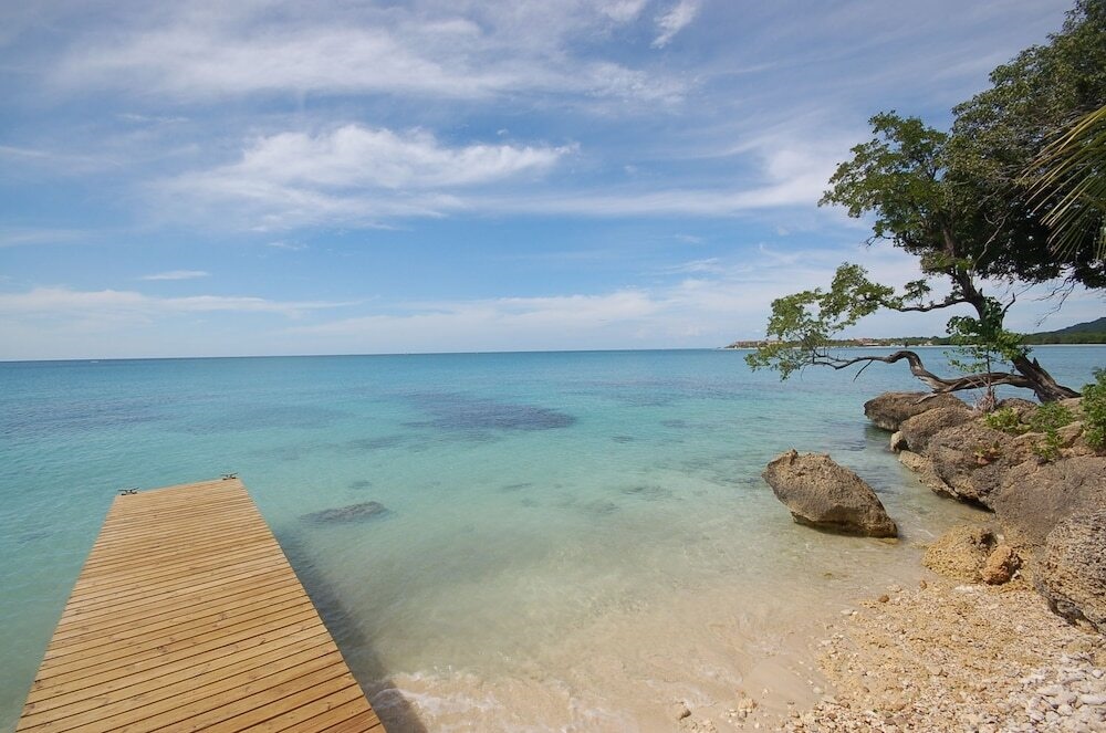 Culloden Cove by Jamaican Treasures