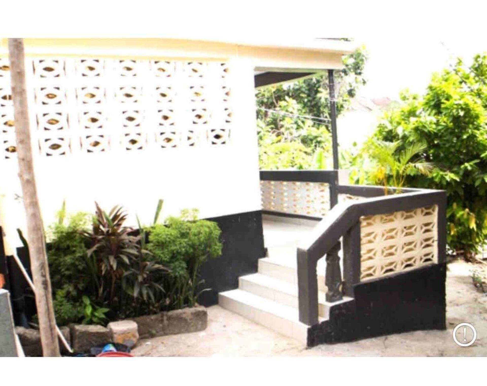 Beautiful 3-Bed 2 Bath House At Spur Road Freetown