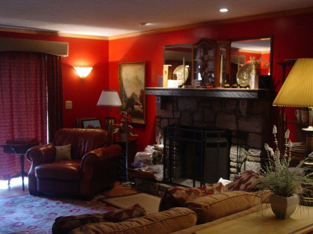 Cardinal 104 2 Bedrooms 2 Bathrooms Condo