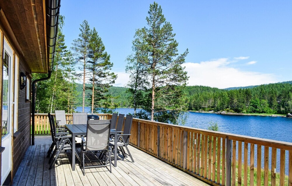 Beautiful Home In Hornnes With 2 Bedrooms And Wifi