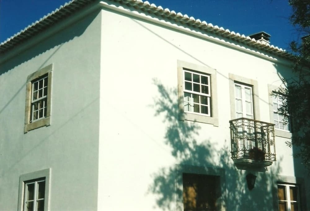 House With 4 Bedrooms in Chã de Alvares, With Enclosed Garden and Wifi - 4 km From the Beach