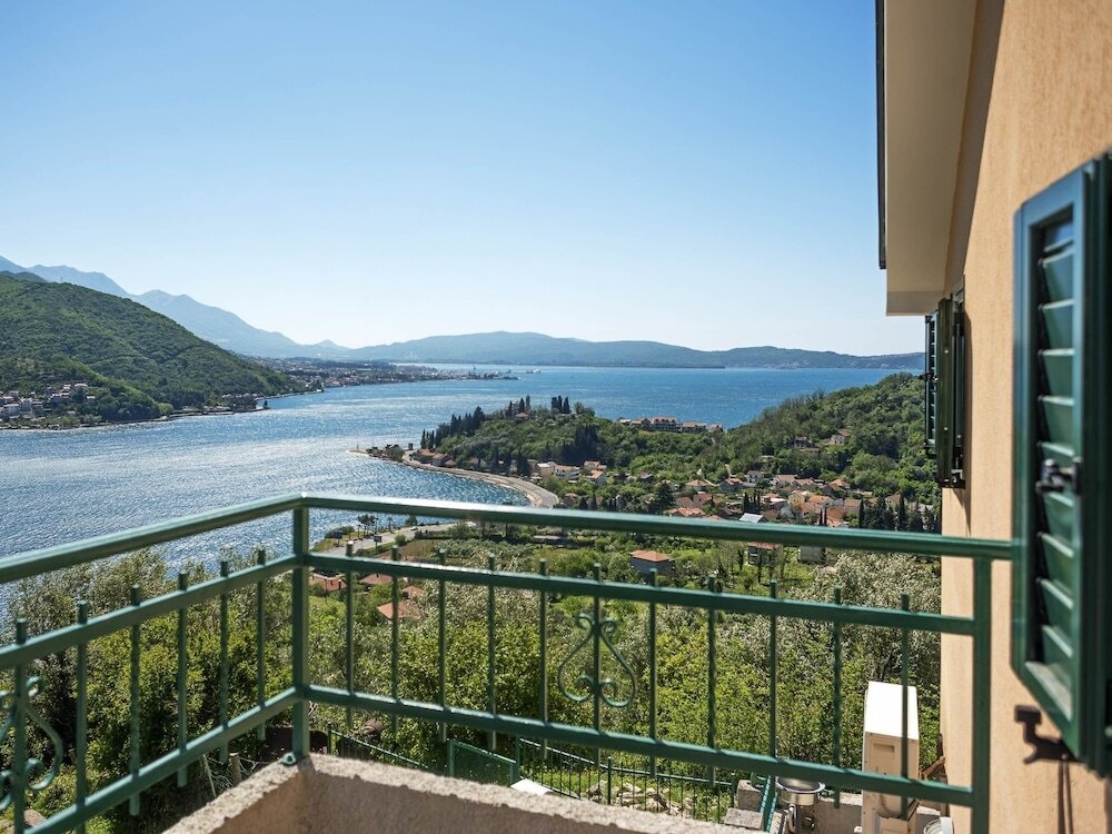 Holiday Homes Sunny Hill