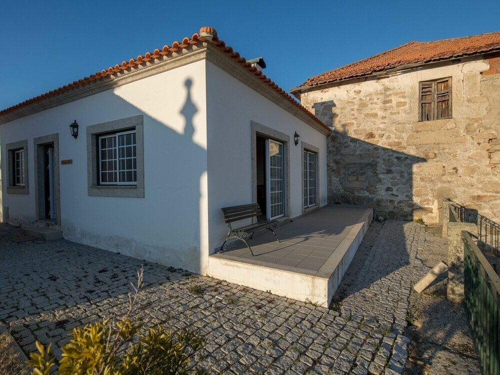 Cozy Cottage in Vila Flor With Swimming Pool