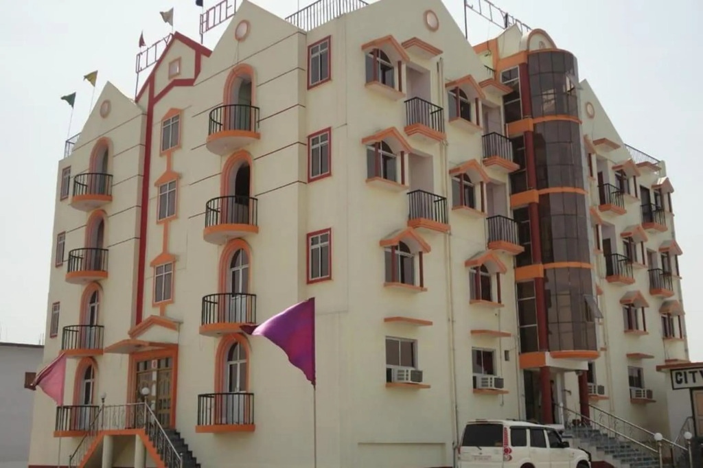 City Hotel