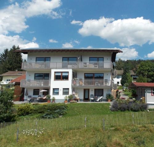 Ferienwohnungen Dimpfl-Stadl