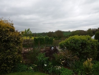 Glebe Farm Bed And Breakfast