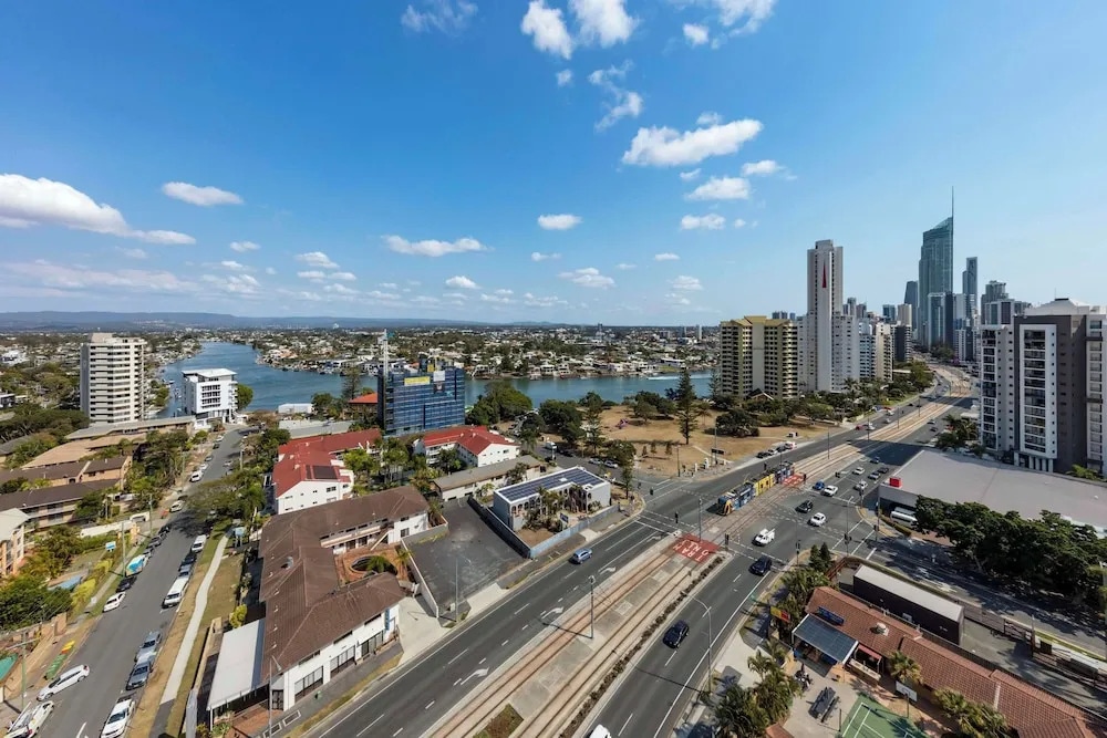 Crowne Plaza Gold Tower Surfers Paradise